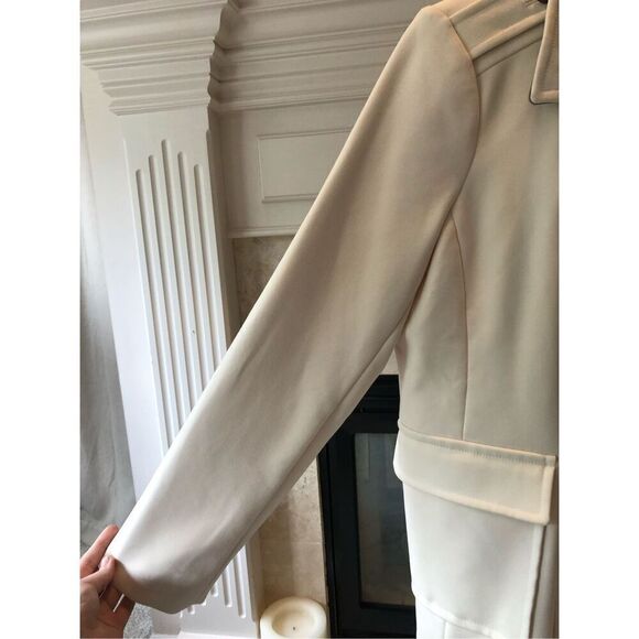 Liz Claiborne Women’s White Elegant Button Up Blazer Style Coat Size XL - Picture 3 of 7